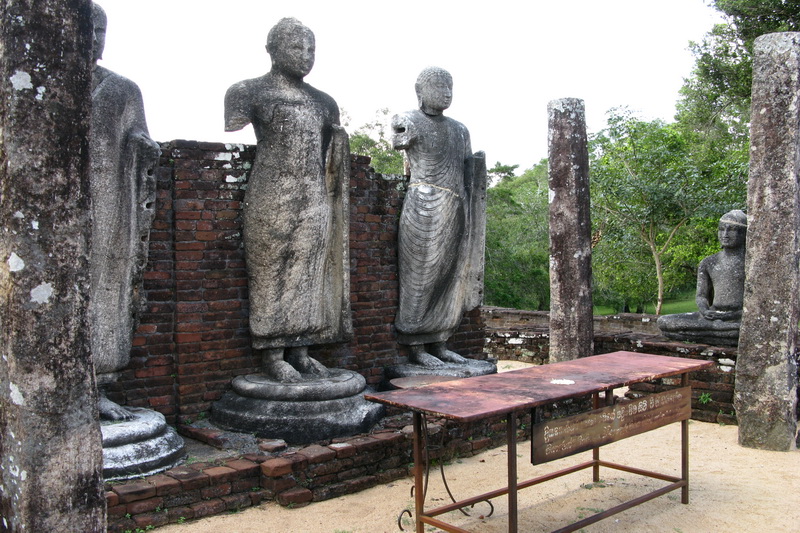 Sri Lanka, Medirigiriya